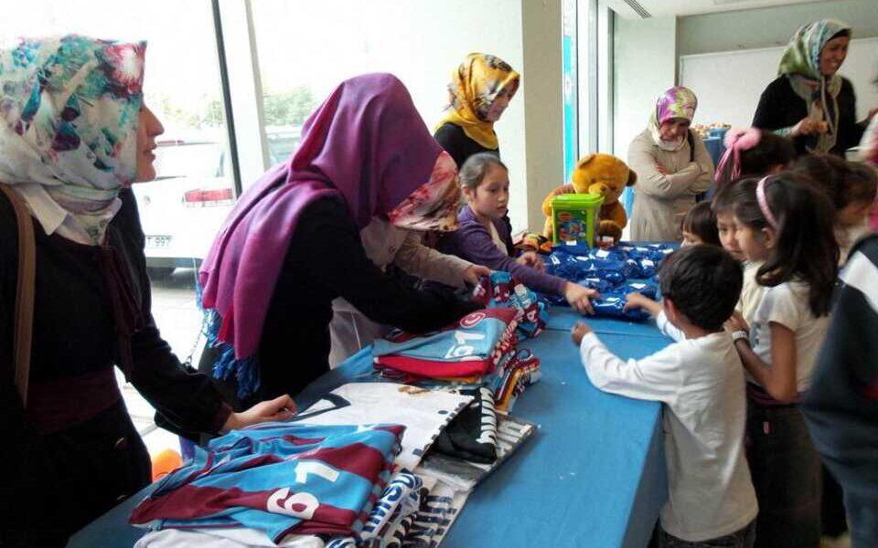 Trabzon’da Afganistanlı Öğrenciler Ve Mültecilerin Bayramlaşması